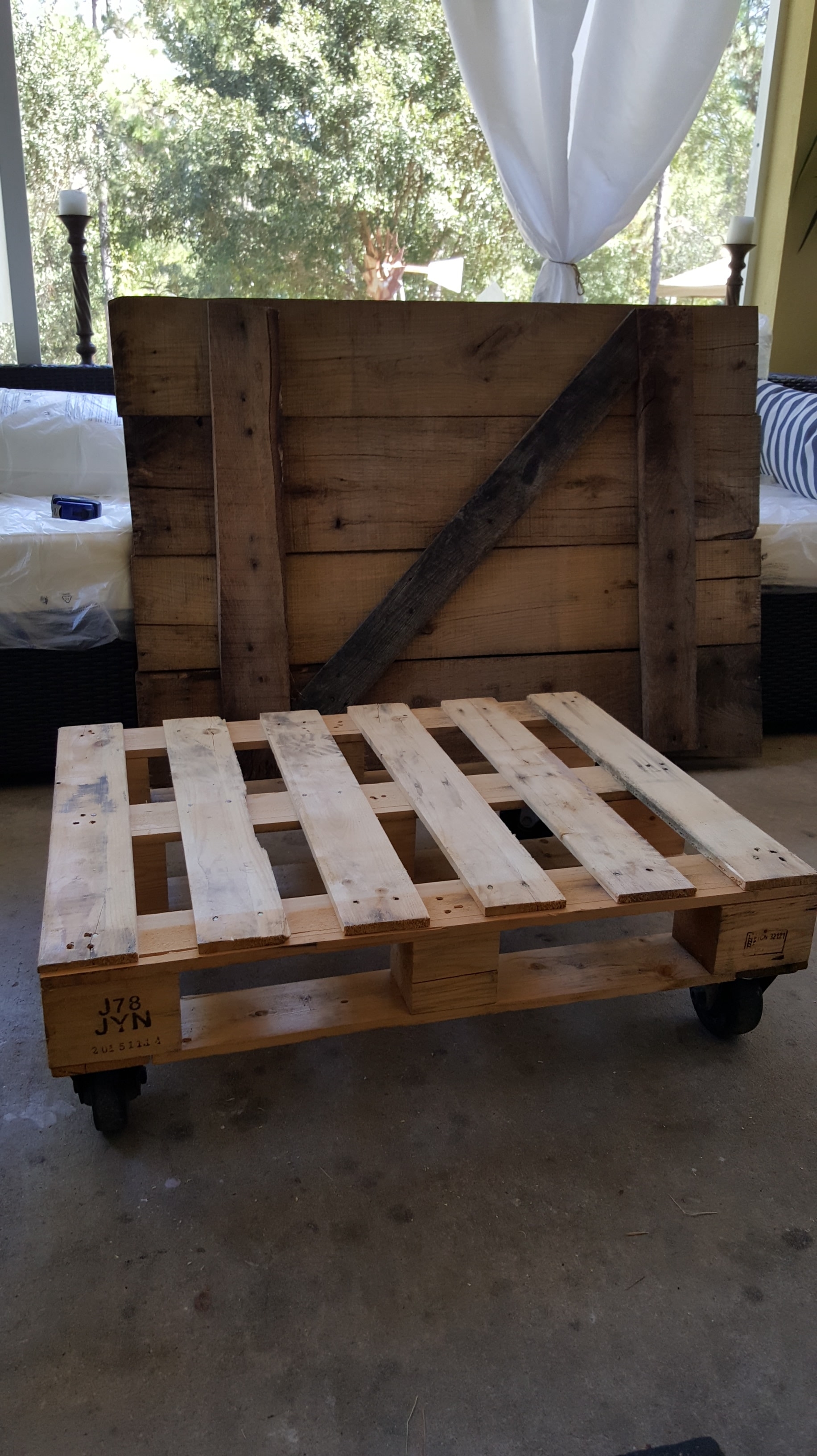 Rustic Vintage Barn Door Coffee Table DIY