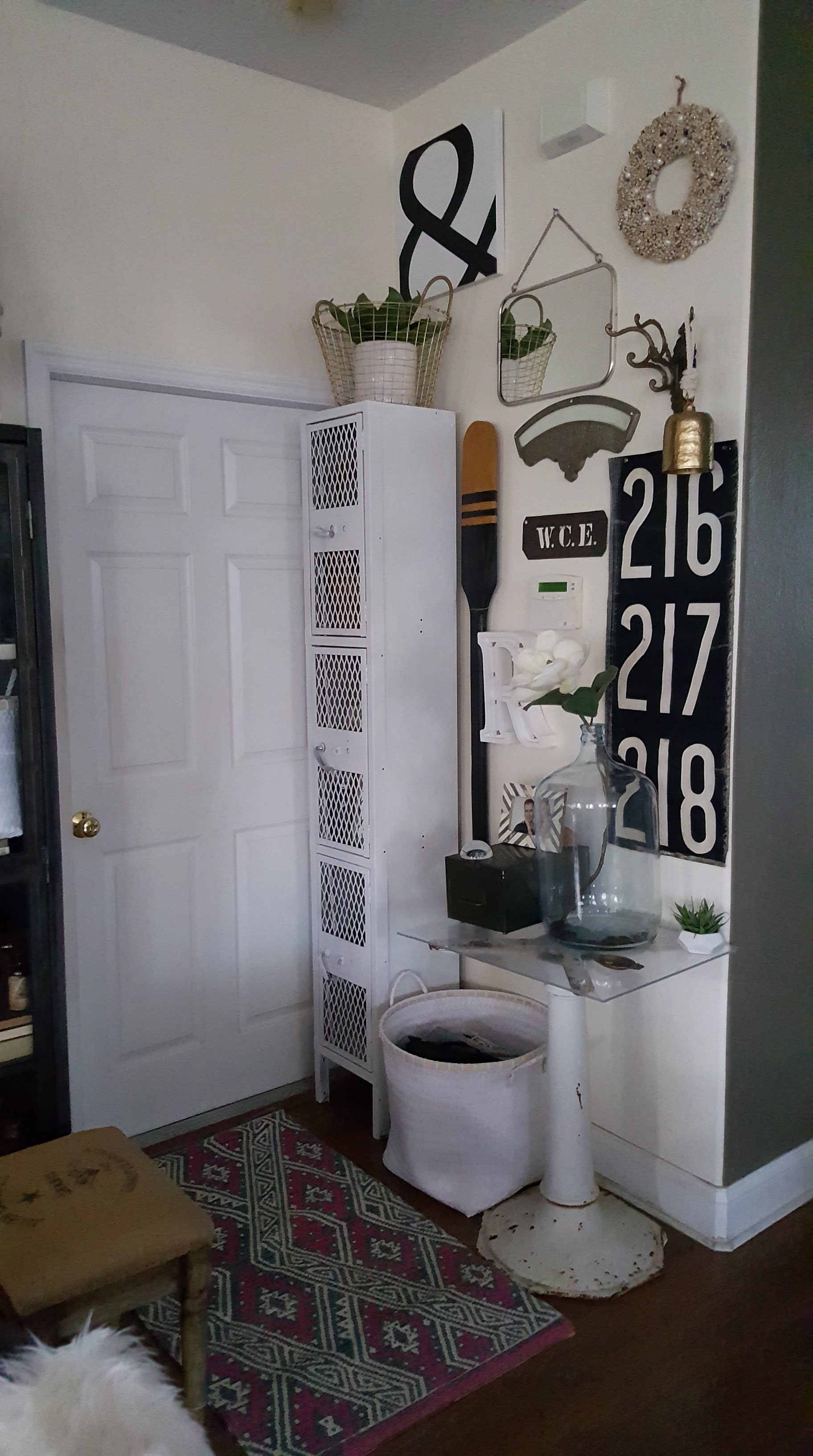 BeesNBurlap Small Spaces Mudroom DIY DIY Mudroom Small Space Storage Modern Farmhouse Vintage Decor Makeover Industrial Lockers Acrylic table
