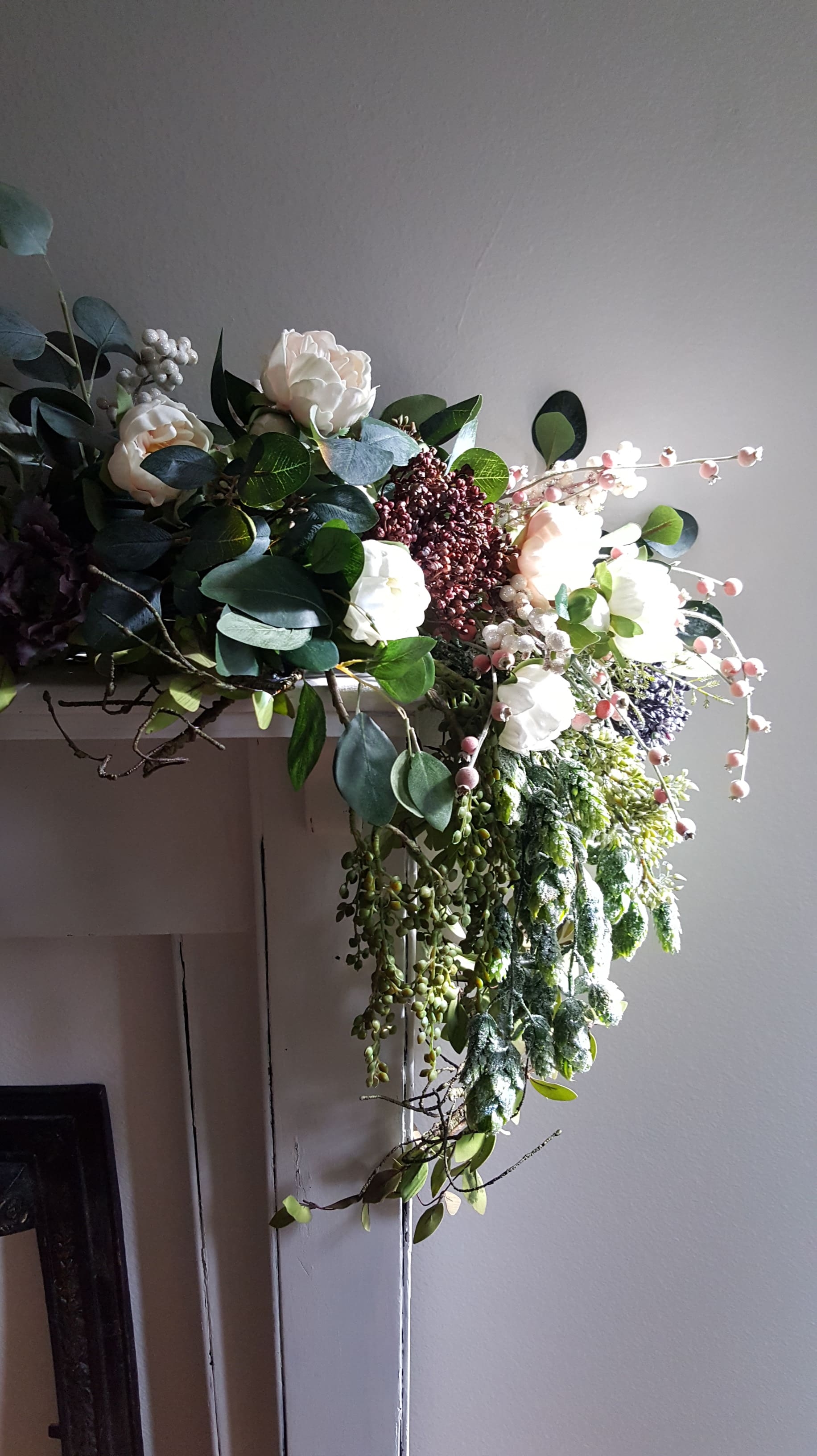 Decorate Mantel Fall Winter Faux Flowers White Neutral Design Candles Vintage Fireplace Decorate Ideas Wood Mirror Succulents Peonies Berry Branches Eucalyptus Afloral Antique Decor Inspiration