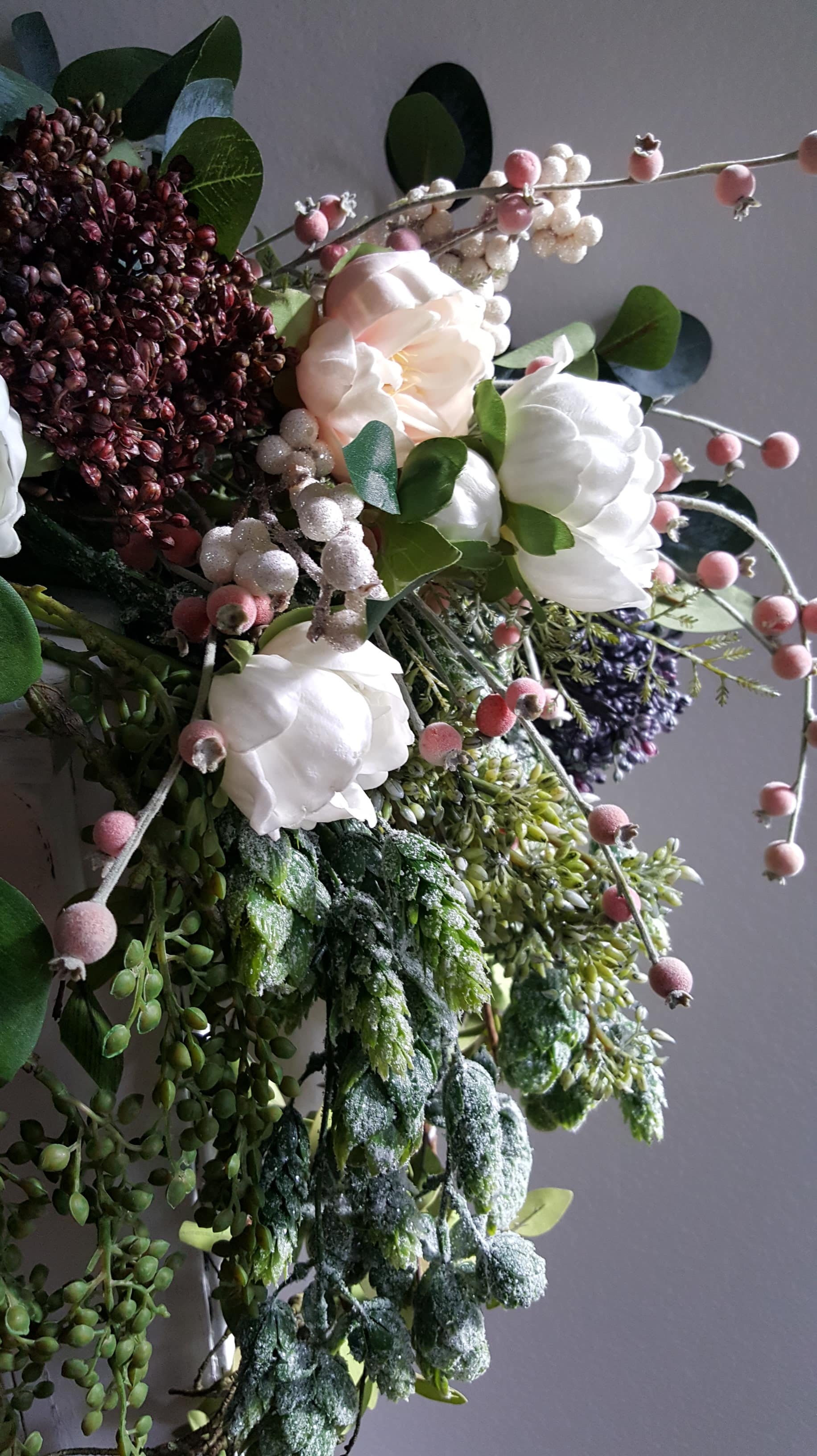 12 Ideas to Decorate with Artificial Flowers in Winter - Saffron's