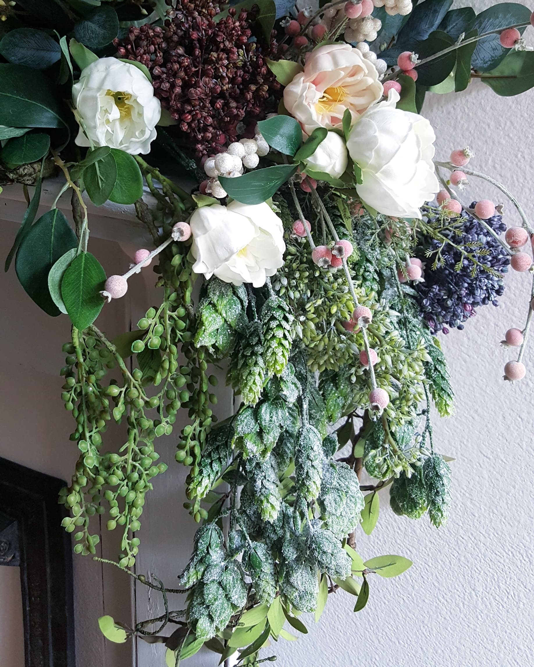 Decorate Mantel Fall Winter Faux Flowers White Neutral Design Candles Vintage Fireplace Decorate Ideas Wood Mirror Succulents Peonies Berry Branches Eucalyptus Afloral Antique Decor Inspiration