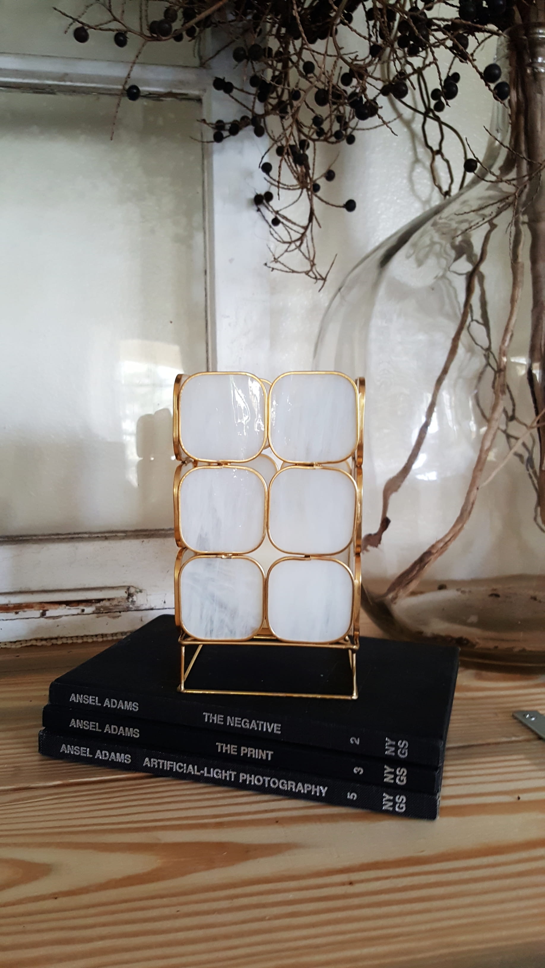 Mid Century Modern Eclectic Vintage Industrial decor design inspiration living room makeover furniture home decorating bed bath & beyond black and white decor minimal design metal vase flowers