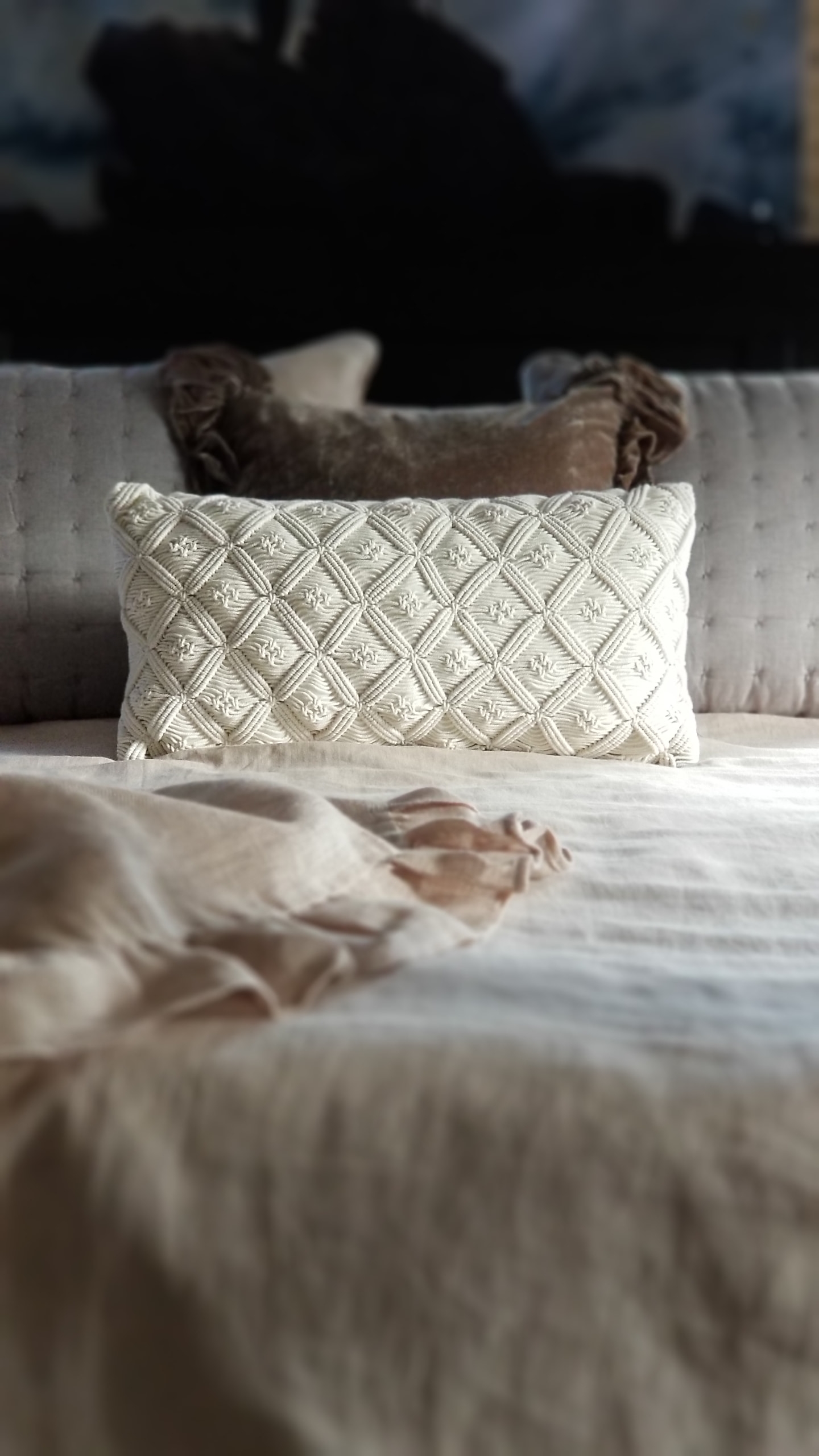 wamsutta bedding collection bed bath & beyond vintage linen duvet macrame pillow velvet neutral decor chic romantic cozy bed black white decor home decor bedroom makeover stylish space DIY fall modern scandinavian farmhouse industrial victorian decorating ideas