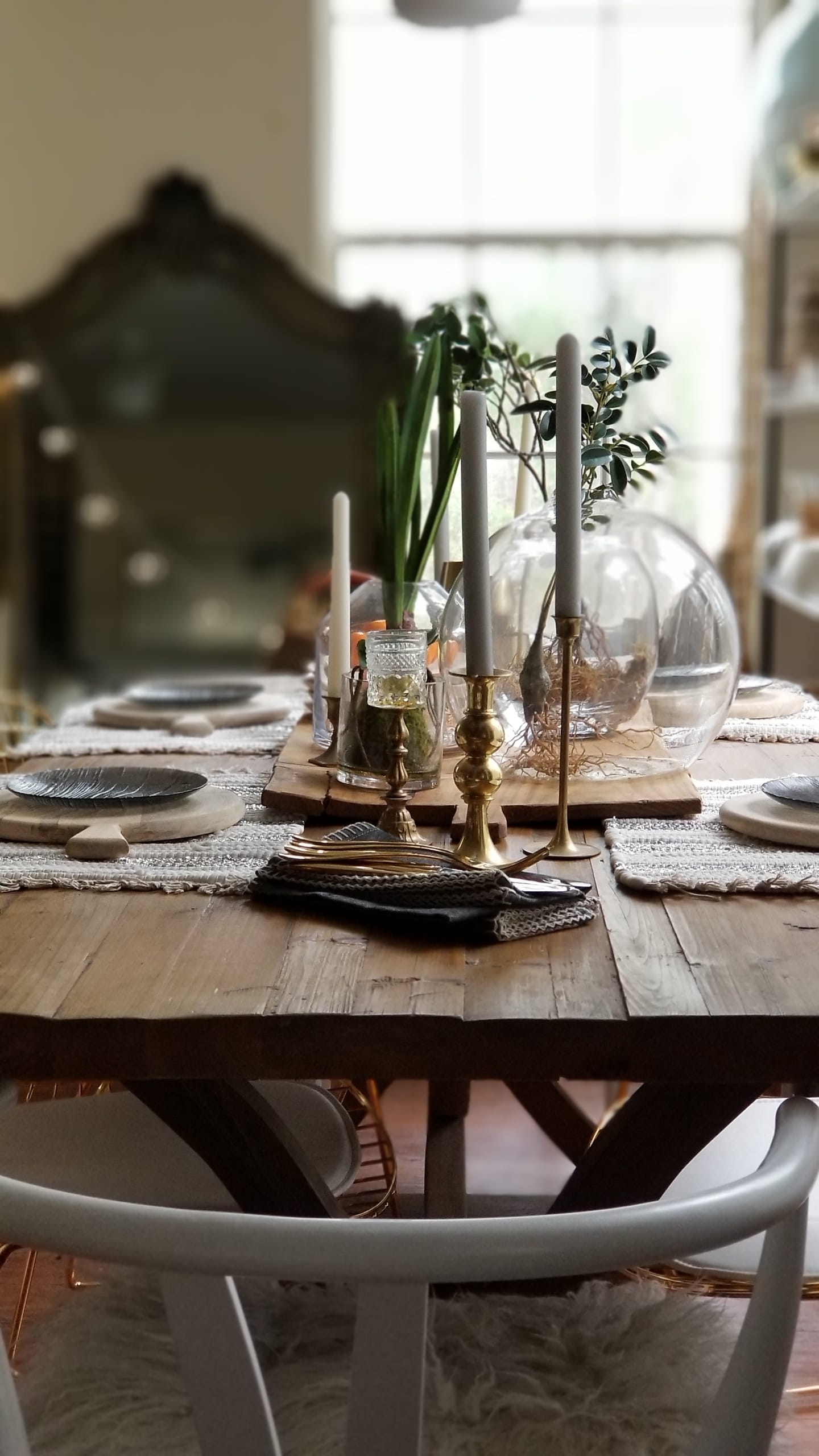 Hot New Decor Design Style 2019 Farmhouse Table Wood Glass Mixed Metals Candles Plants Scandinavian Boho Urban Chic Modern 