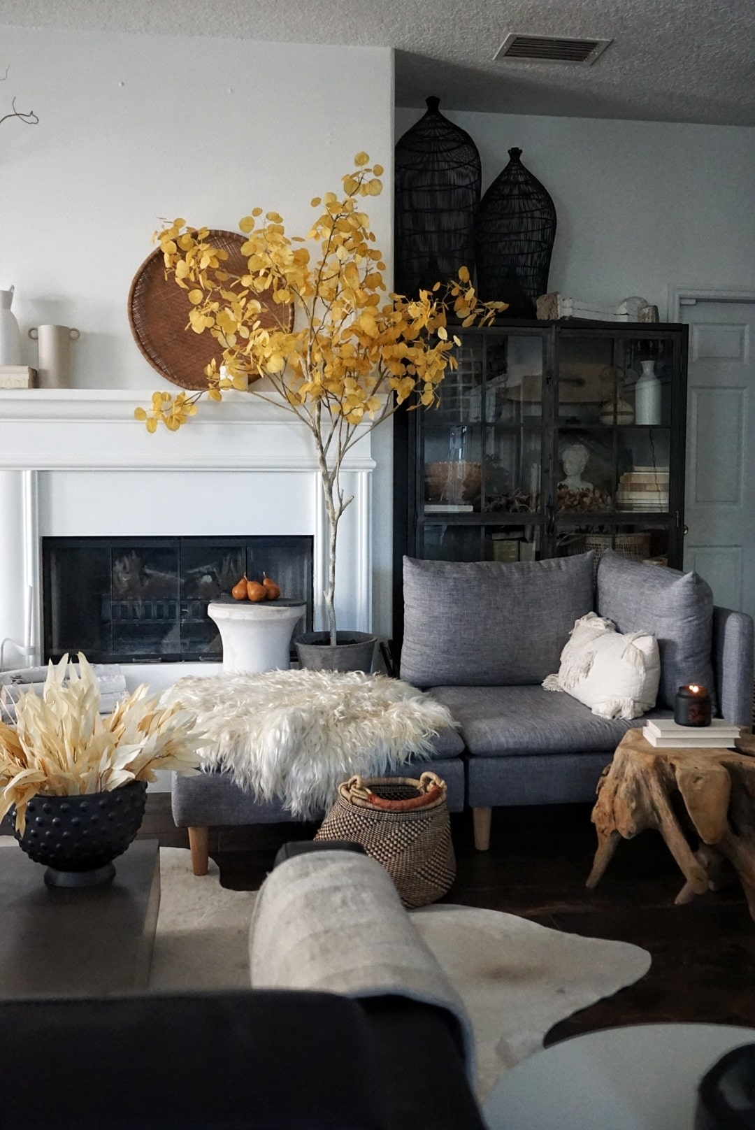 Fall decor autumn seasonal decorating harvest copper pumpkin gourd maple aspen trees living room kitchen dining table farmhouse modern eclectic scandinavian style boho cozy trees garland pinecones wreath porch decor balsam hill faux florals design ideas modern farmhouse hygge home minimalist